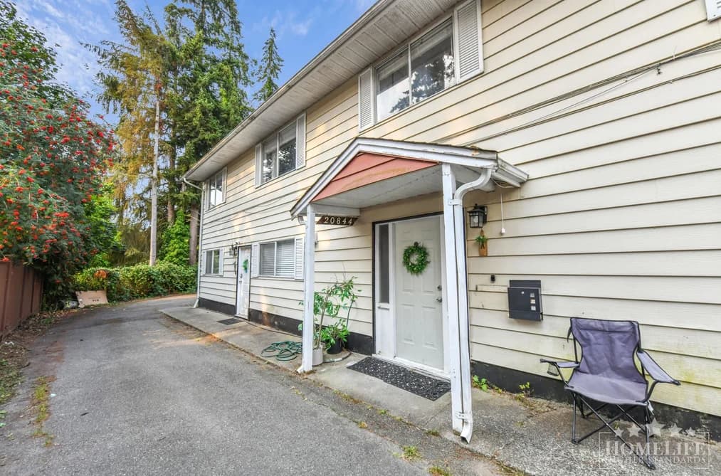 B 20844 DOUGLAS CRESCENT, Langley BC V3A 4C2 - Photo 1