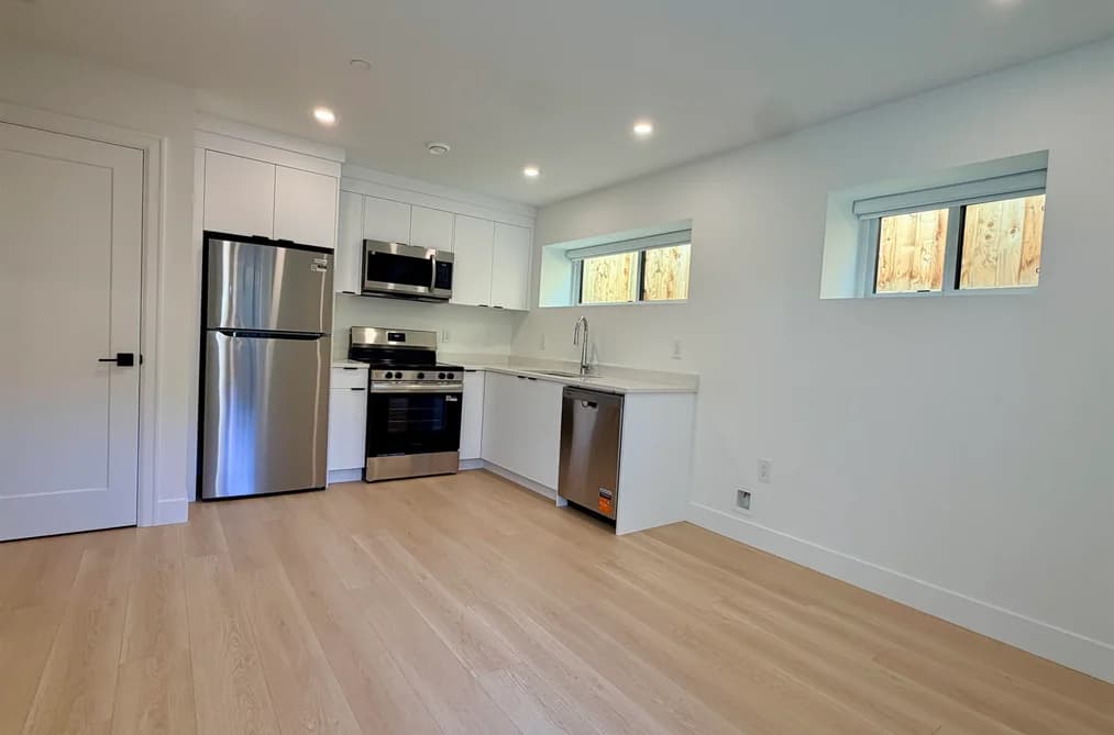 Basement 2153 E 20TH AVENUE, Vancouver BC V5N 2L5 - Photo 1
