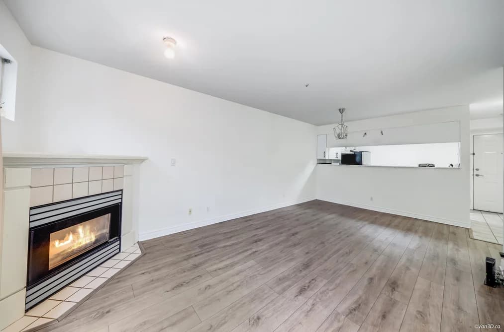 C302 9848 WHALLEY BOULEVARD, Surrey, BC — Residential for Sale - Photo 2