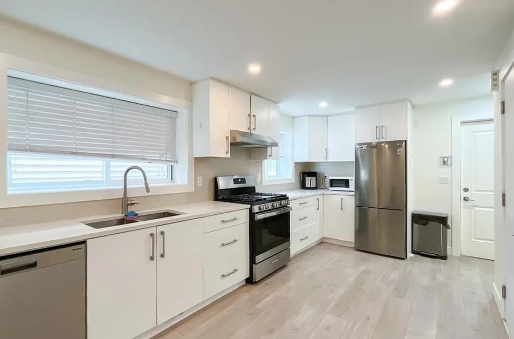 Ground Level 320 E 57TH AVENUE, Vancouver BC V5X 1S7 - Photo 1