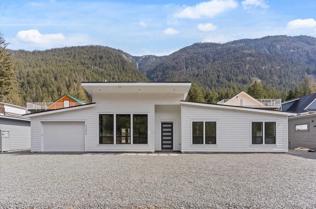 HG185 71376 GROVE PLACE, Hope, BC — Residential for Sale - Photo 2