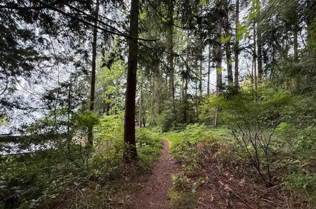 LOT 10 ELPHINSTONE AVENUE, Gibsons, BC — Land for Sale - Main Photo