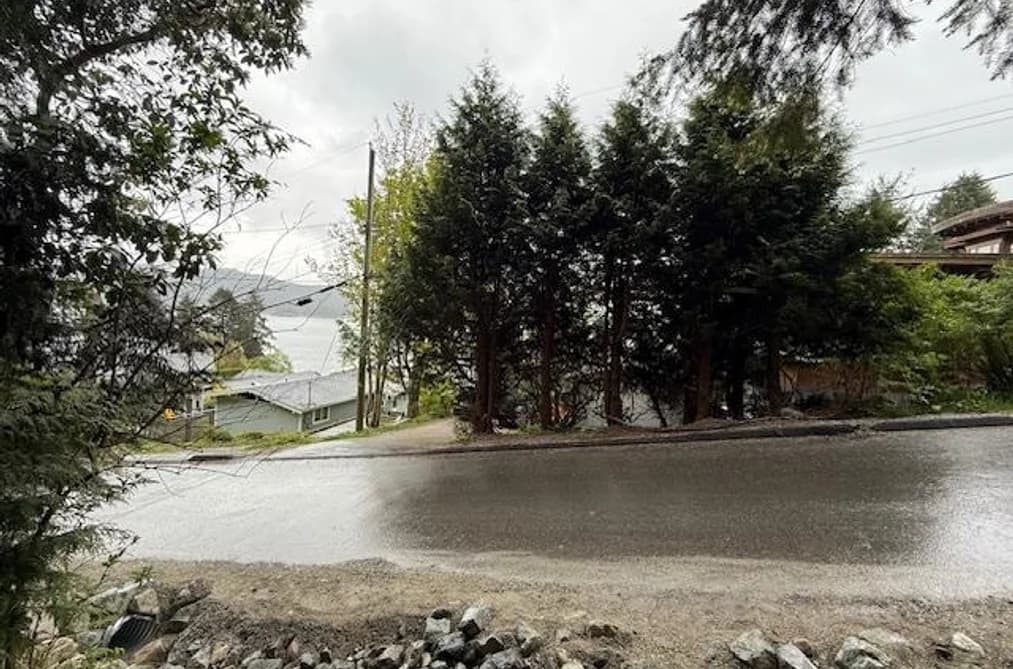 LOT 10 ELPHINSTONE AVENUE, Gibsons, BC — Land for Sale - Photo 2