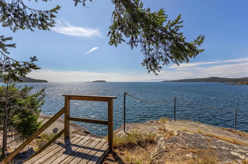 LOT 16 TAYLOR CRESCENT, Halfmoon Bay, BC — Land for Sale - Photo 2