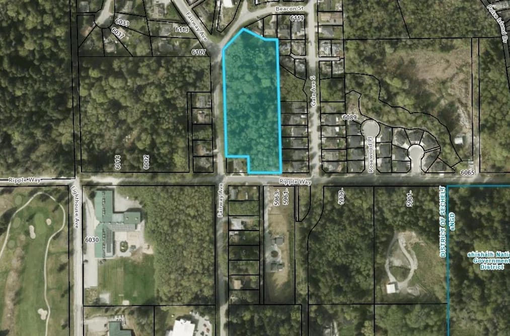 LOT O FAIRWAY AVENUE, Sechelt, BC — Land for Sale - Main Photo