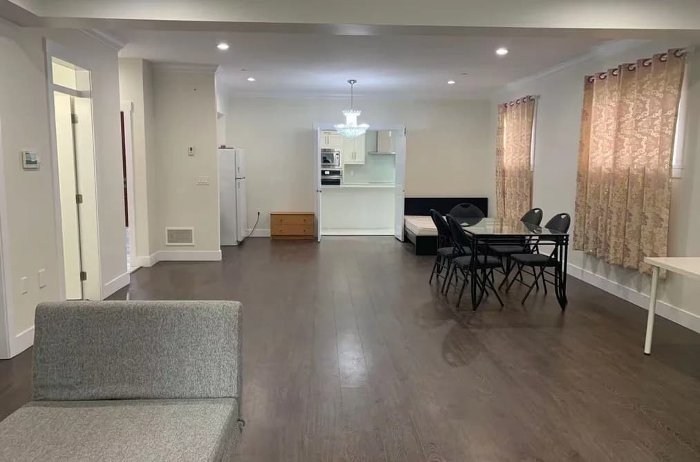 Main and Above 13766 NORTH BLUFF ROAD, Surrey BC V4B 3B9 - Photo 1