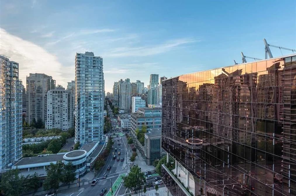 PH2015 68 SMITHE STREET, Vancouver BC V6B 0P4 - Photo 1