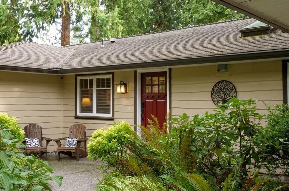 Suite WITHHELD LANE, North Vancouver BC V7R 1W3 - Photo 1