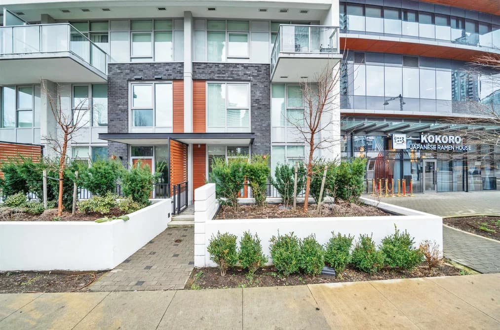 TH1 10448 UNIVERSITY DRIVE, Surrey, BC — Residential for Sale - Photo 2