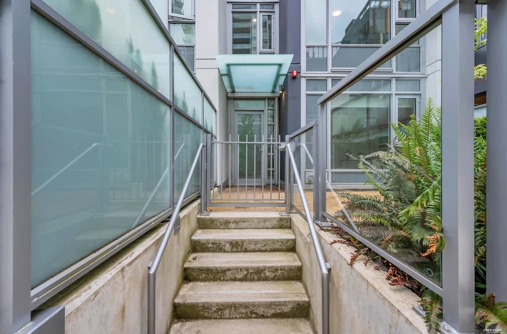 TH1 6398 SILVER AVENUE, Burnaby, BC — Residential for Sale - Photo 2
