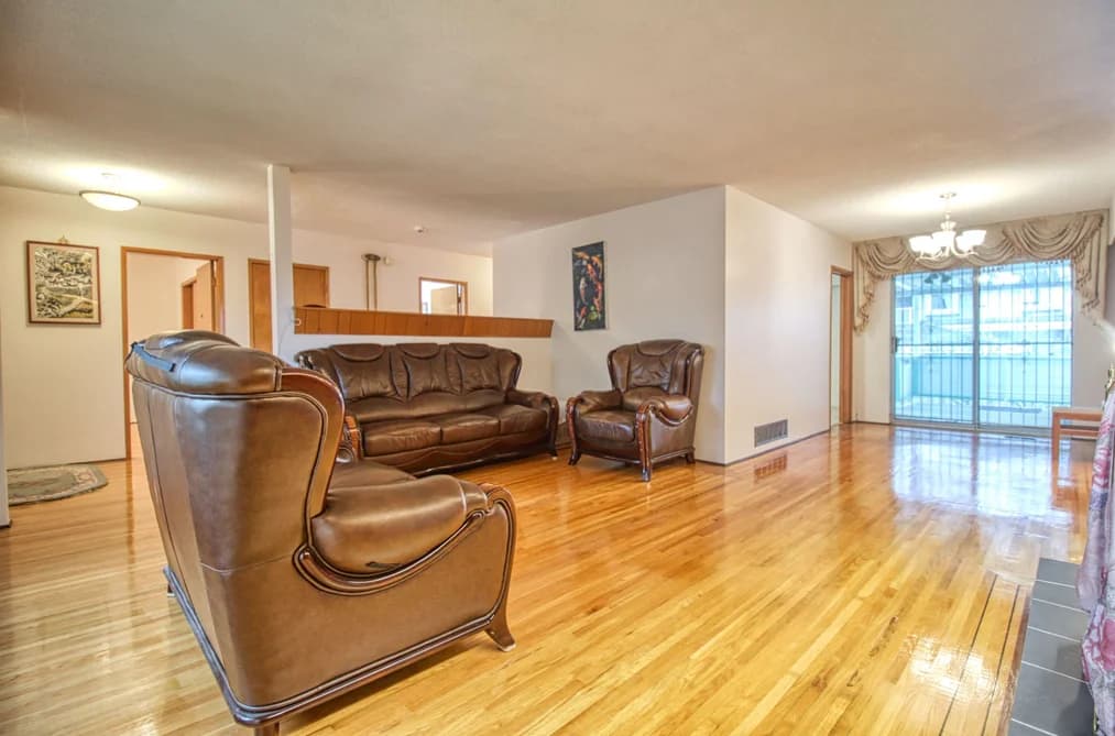 Top 904 E 52ND AVENUE, Vancouver BC V5X 1H2 - Photo 1