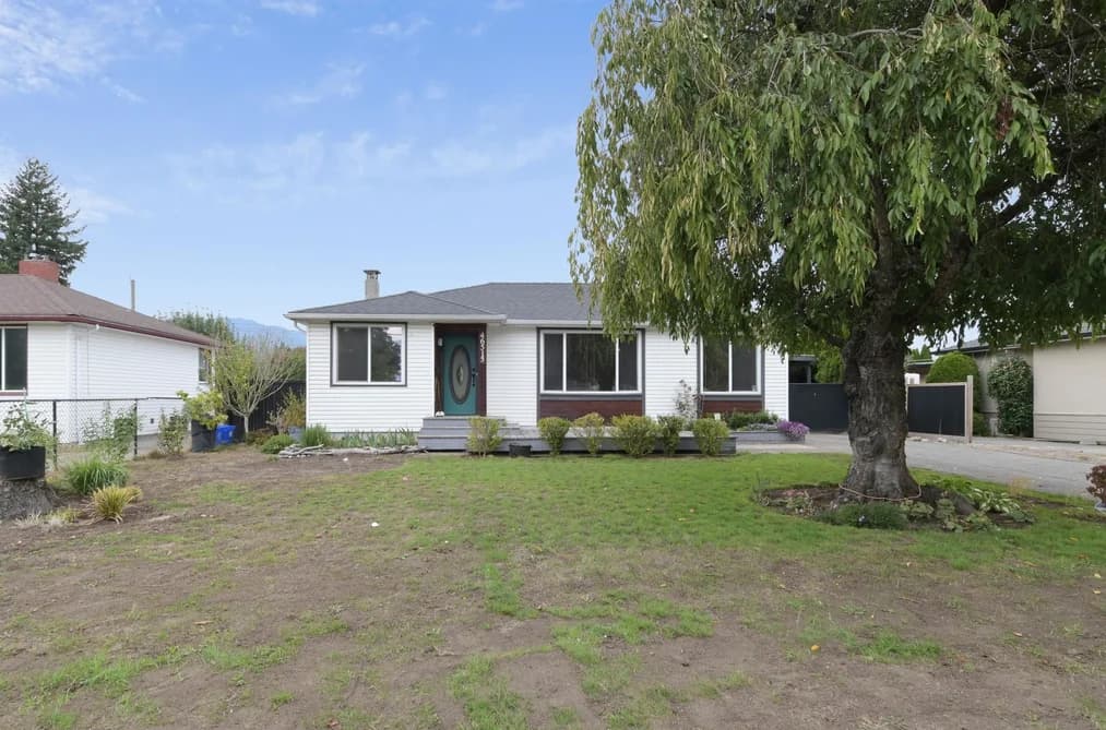 Upper House 46515 PORTAGE AVENUE, Chilliwack BC V2P 3G3 - Photo 1