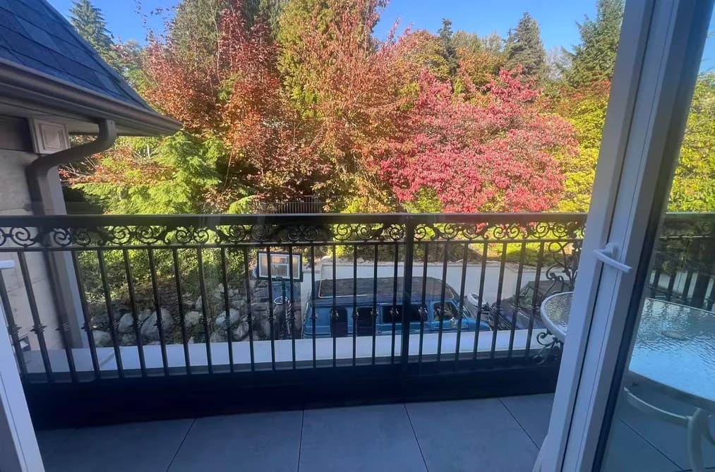 Upstairs 1310 TYROL ROAD, West Vancouver BC V7S 2L6 - Photo 1