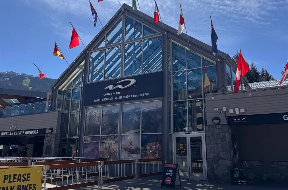 (WK 25) 901-4293 MOUNTAIN SQUARE, Whistler, BC — Residential for Sale - Main Photo