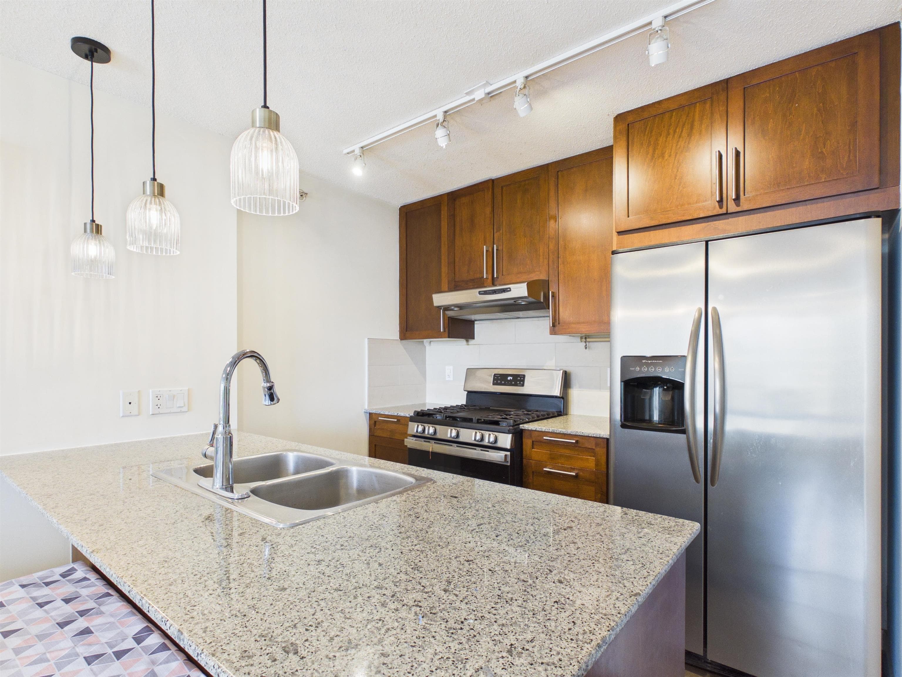2301 7088 SALISBURY AVENUE, Burnaby, BC — Residential for Sale - Main Photo